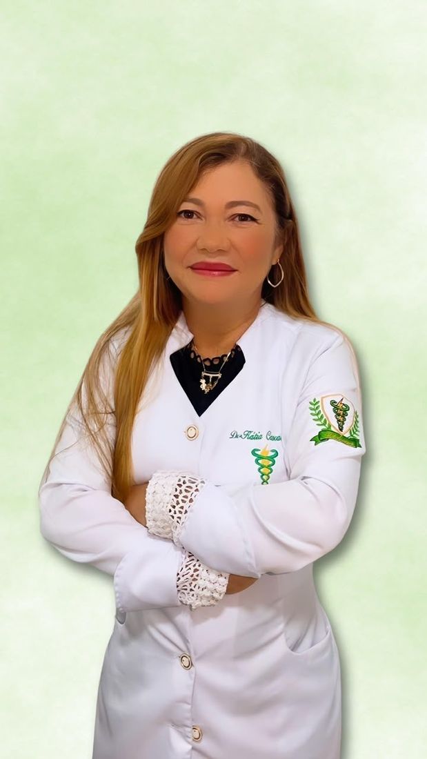 Katia Regina Cascaes, fisioterapeuta, em atendimento no estúdio Lótus em São Luís